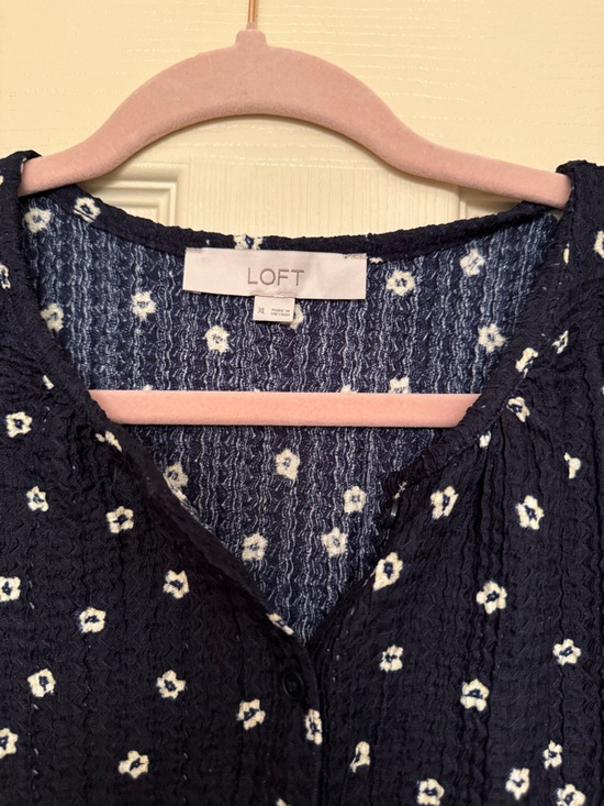 LOFT Black Short-Sleeve Floral Peasant Blouse - Picture 4 of 7